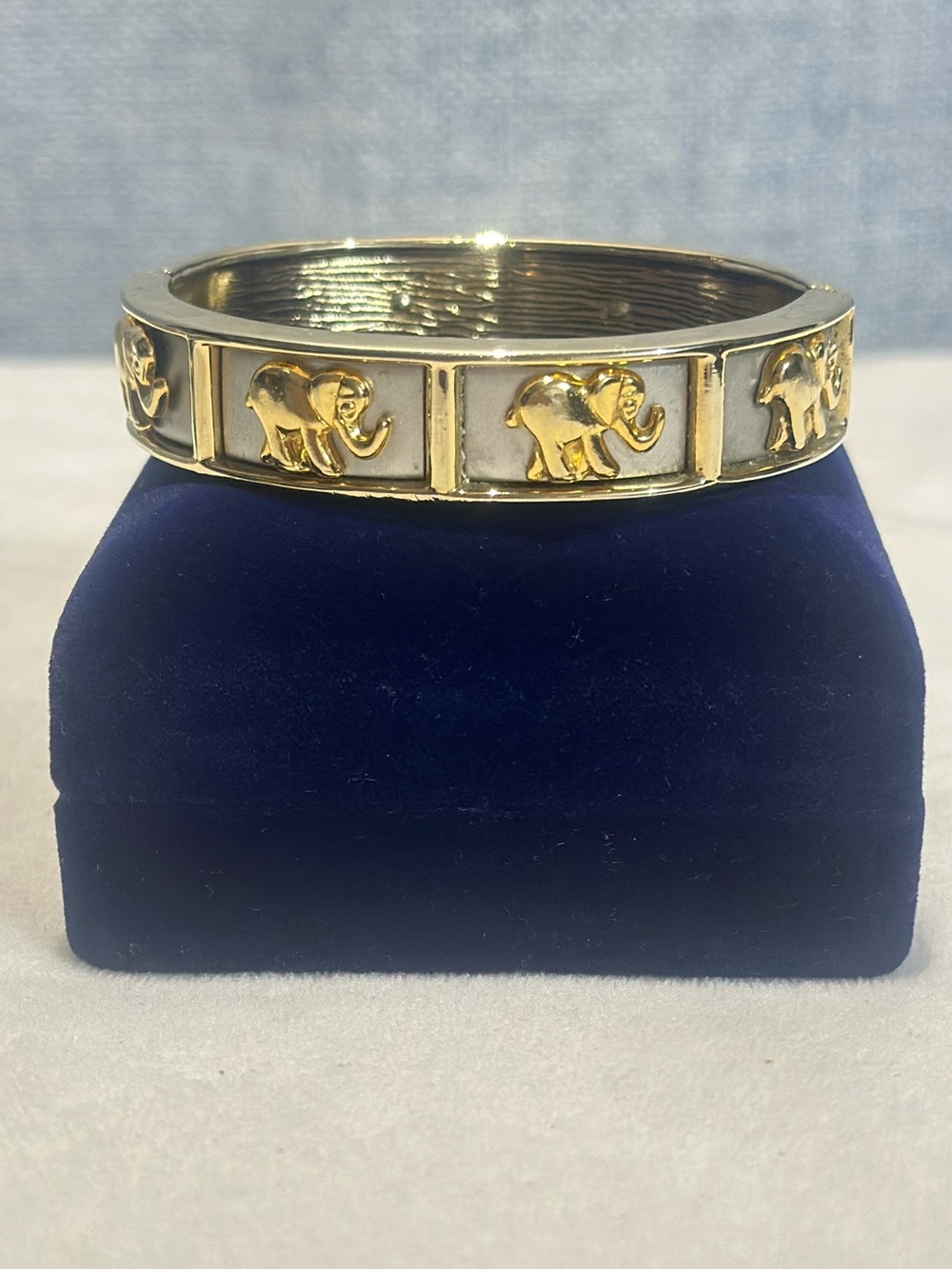 Bracelet 1980 8” Clamper Gold & Sliver 2 Tone Motifs Panel Link Raised Elephants